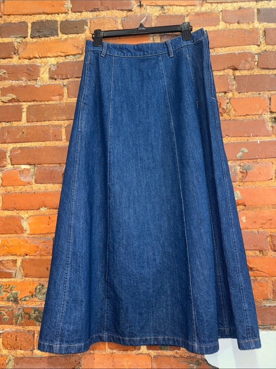 Velvet Heart Dresses & Skirts - Velvet Heart Dallas Denim Skirt Size Medium